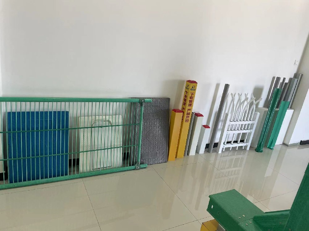 不同品種的玻璃鋼標(biāo)志樁作用有何不同？